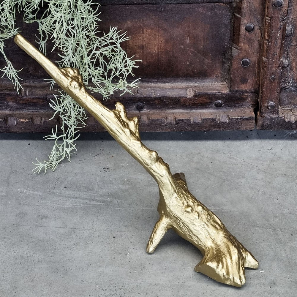 Skulptur, goldfarben besprüht