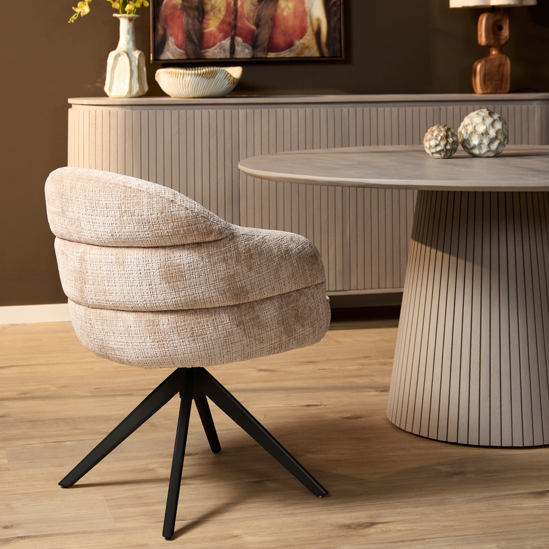 Eetkamerstoel Bella | Beige | Poot Black | Met armleuning