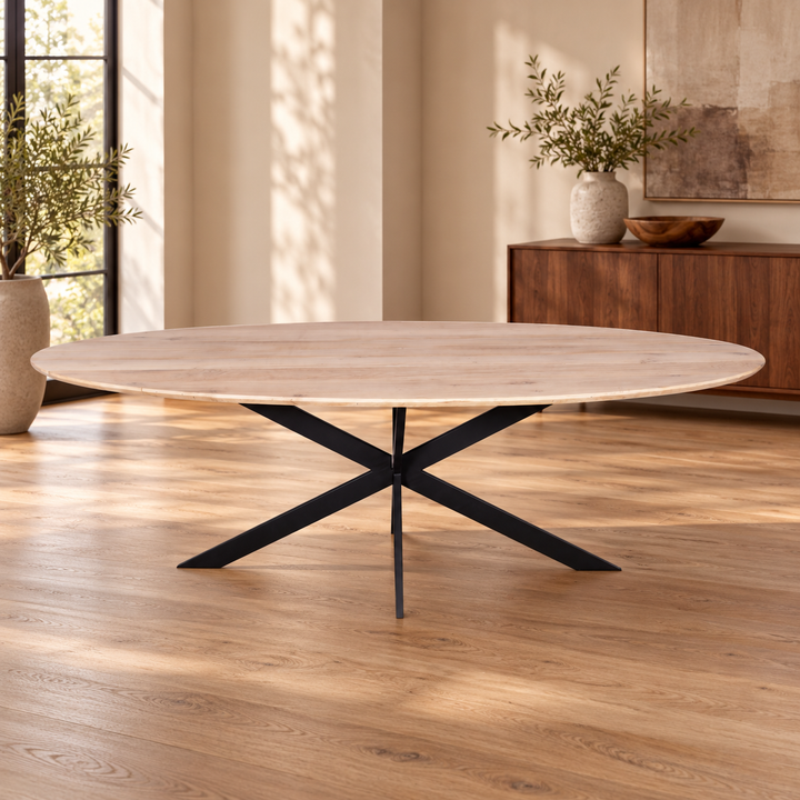 Eiken eettafel Ferris · Ovaal – sfeerimpressie