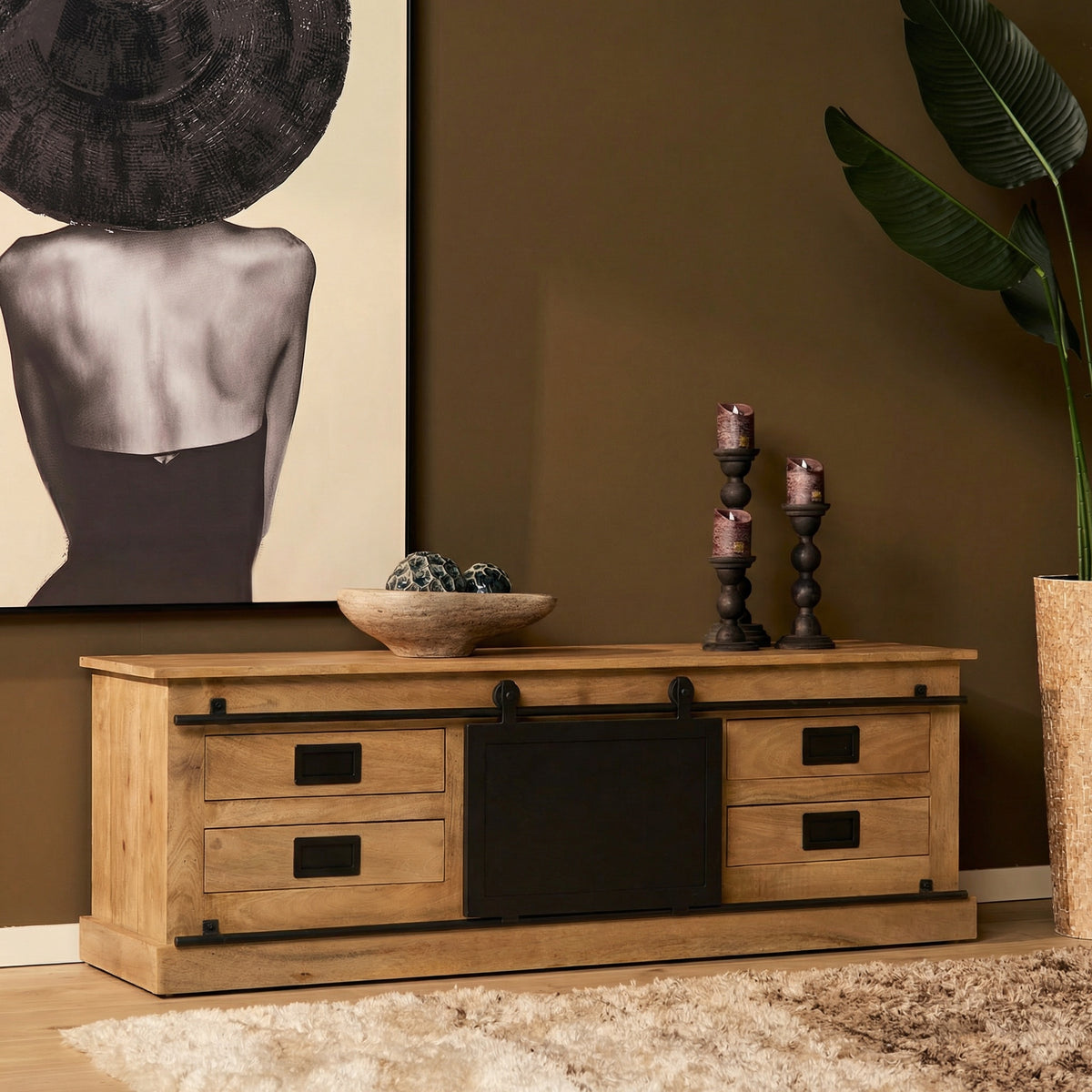 Tv meubel Fresno Naturel Mangohout in een sfeervol interieur